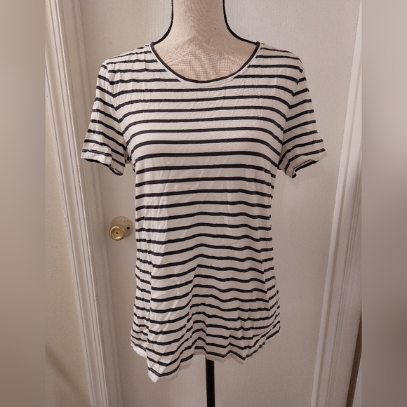 White/Navy Blue Striped High-Low Shirt - Picture 1 of 5